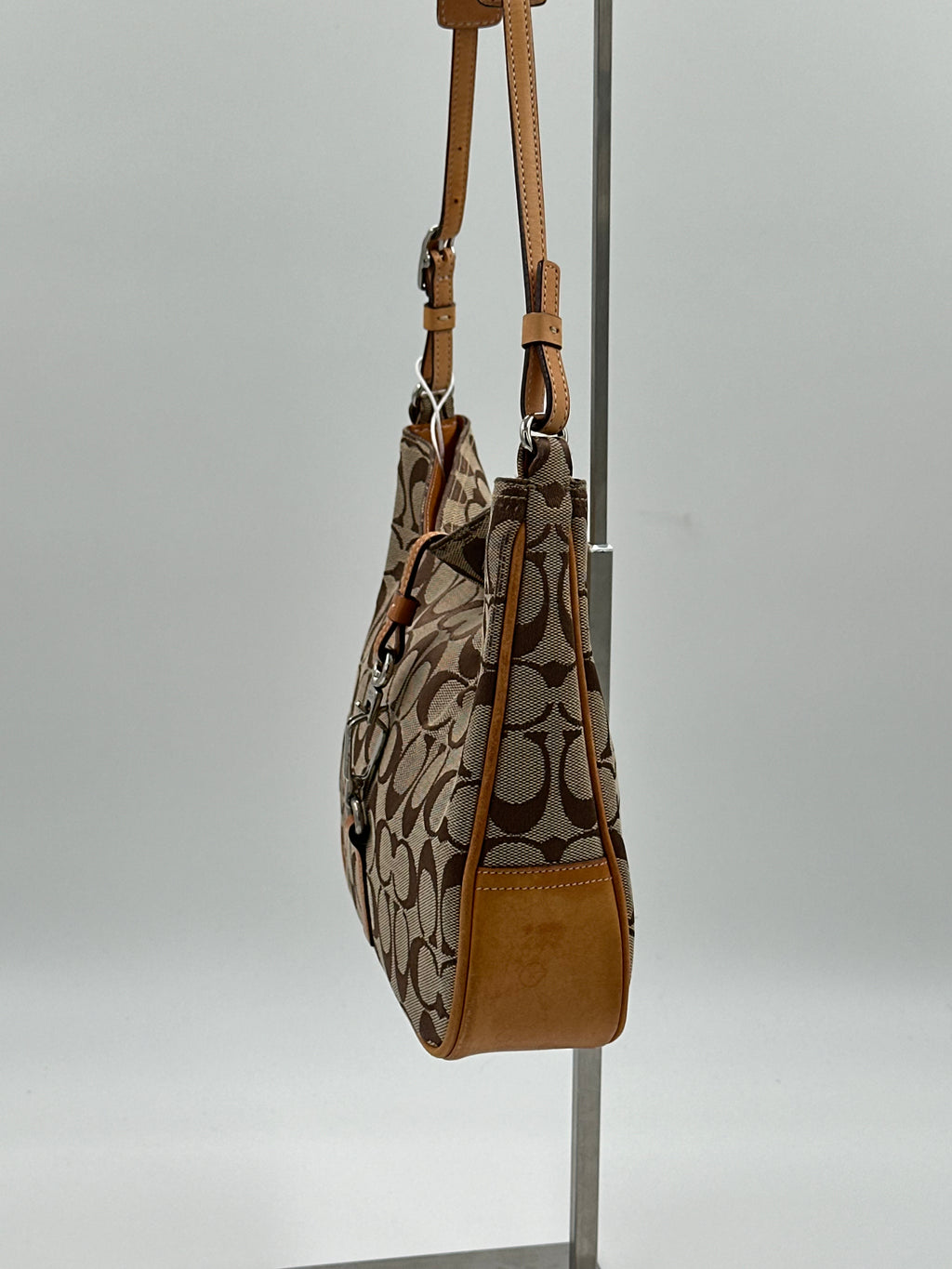 Coach signature clasp hobo bag