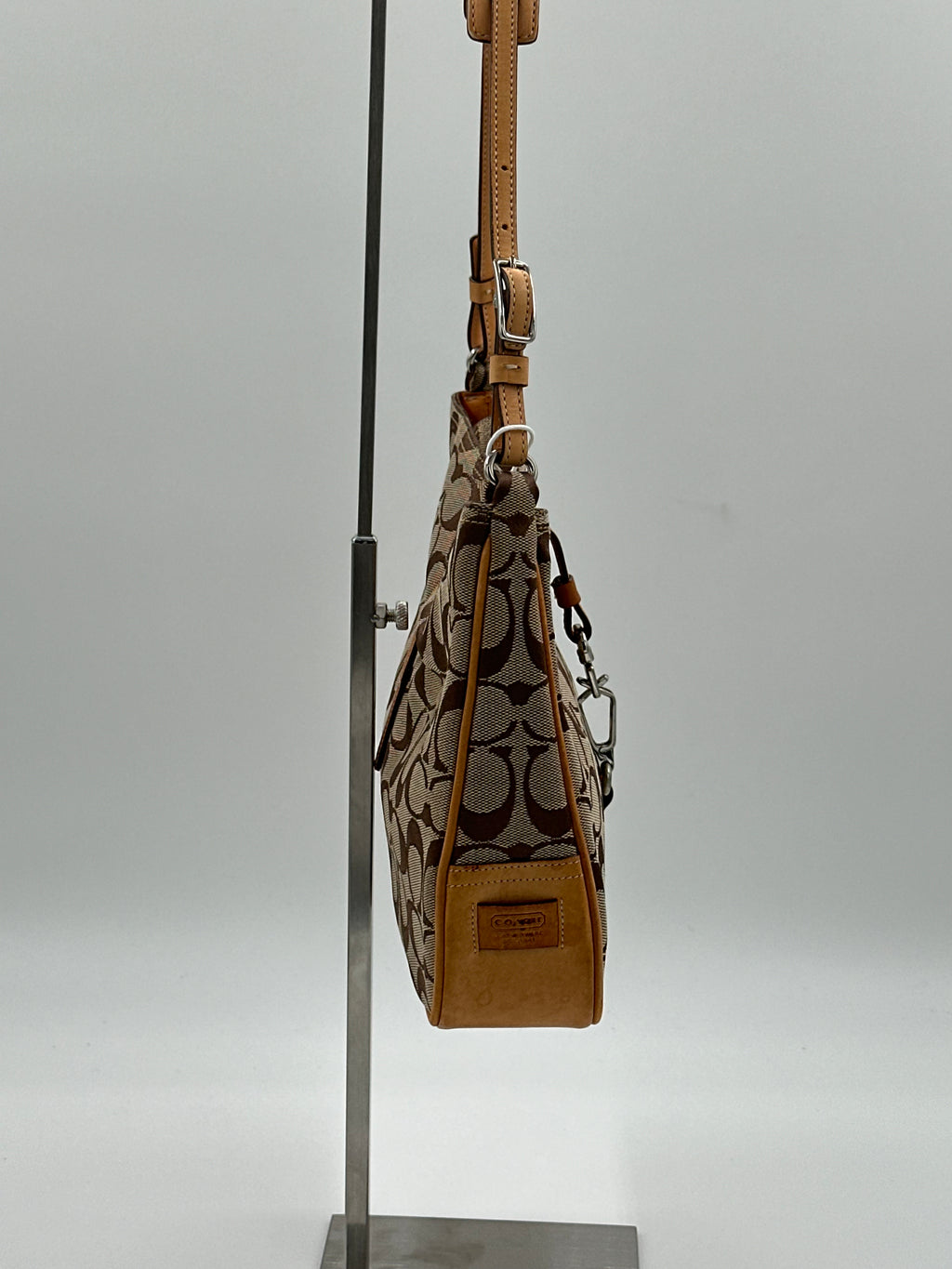 Coach signature clasp hobo bag
