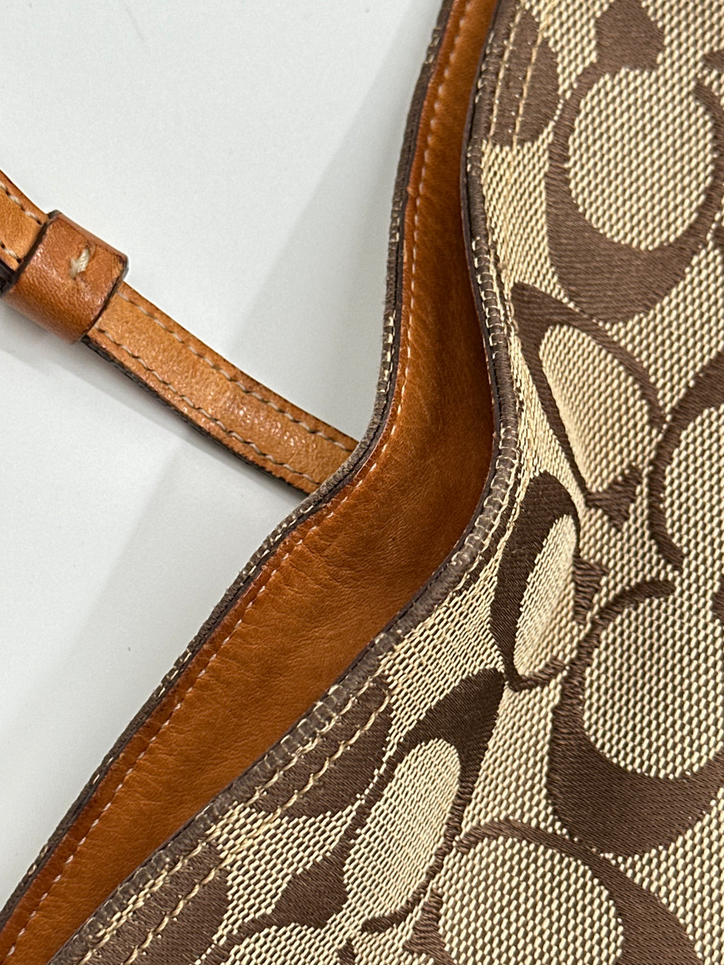 Coach signature clasp hobo bag