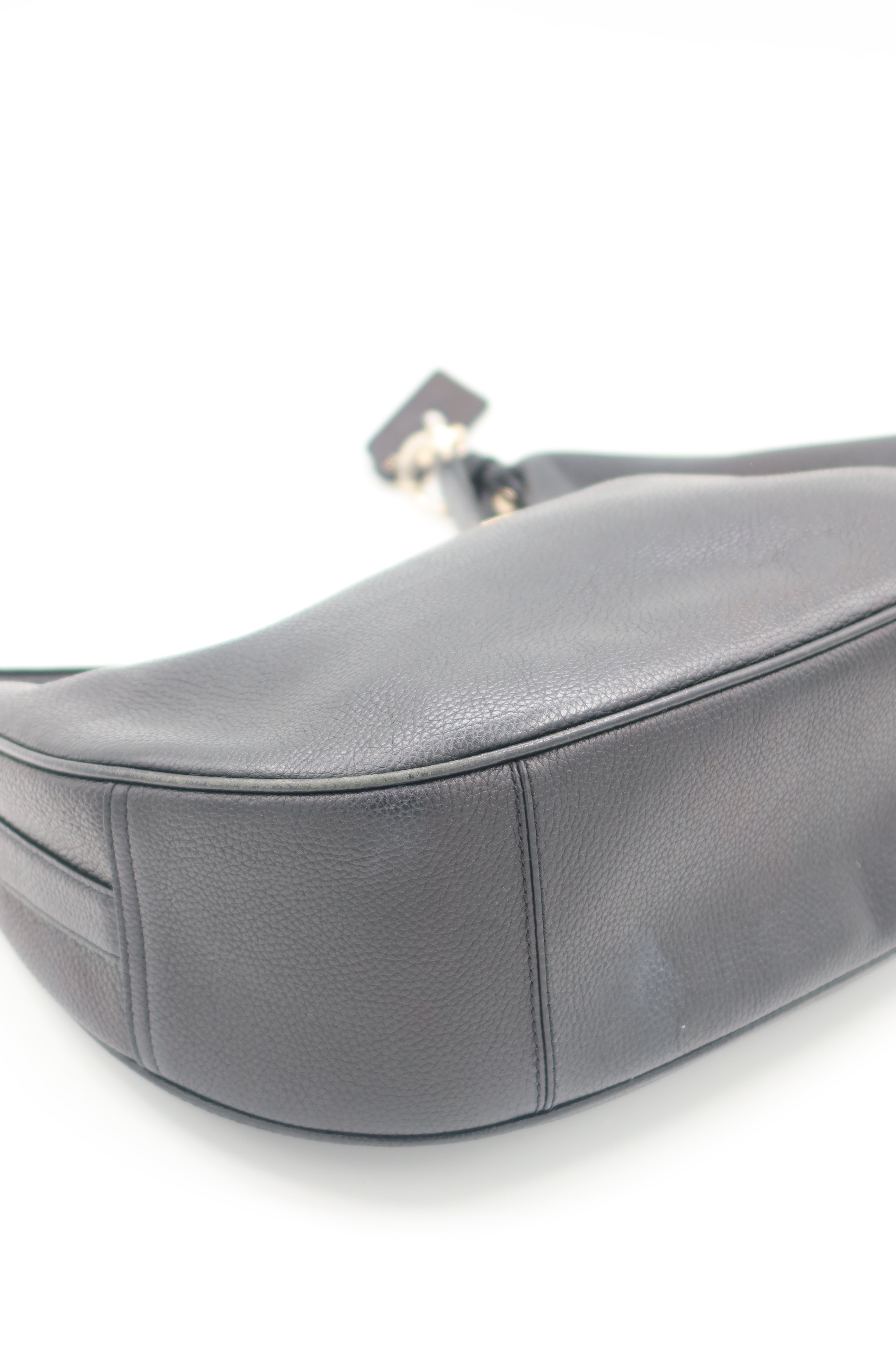 Coach shoulder bag in black